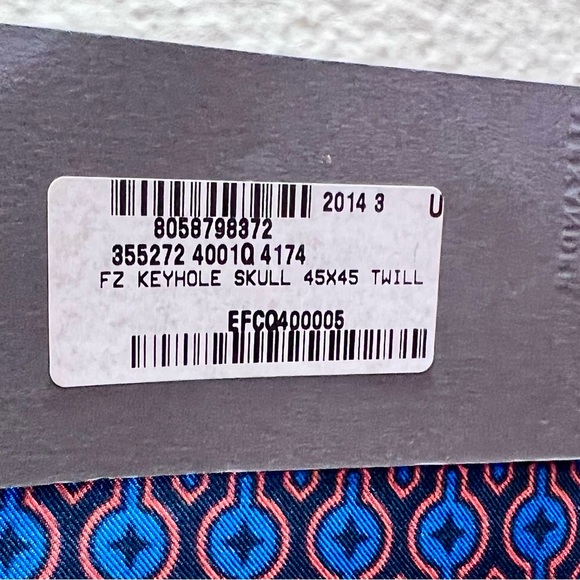 Alexander Mc Queen keyhole skull silk twill scarf 17x17 - Picture 6 of 9